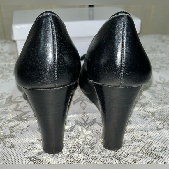 *Excellent Condition Black Vince Camuto Bow Toe Wedge Shoes Heels Sz. 10 - Picture 8 of 13